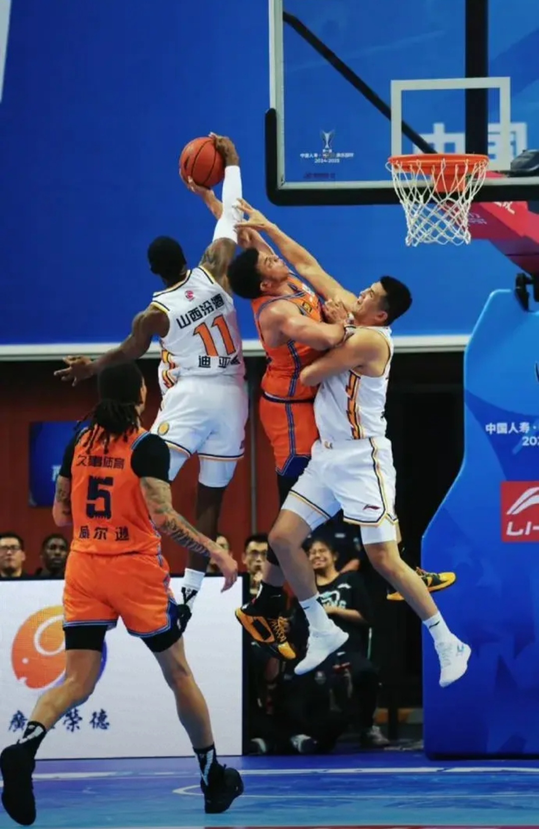 三亿体育体育亚洲官网-上海男篮实力出击，获得惊人胜利的简单介绍