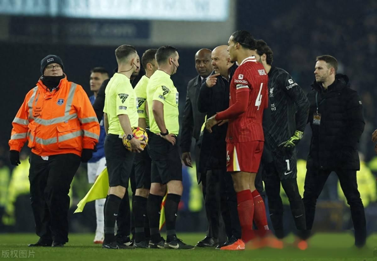 三亿体育体育娱乐-埃弗顿在客场大败，客场失利