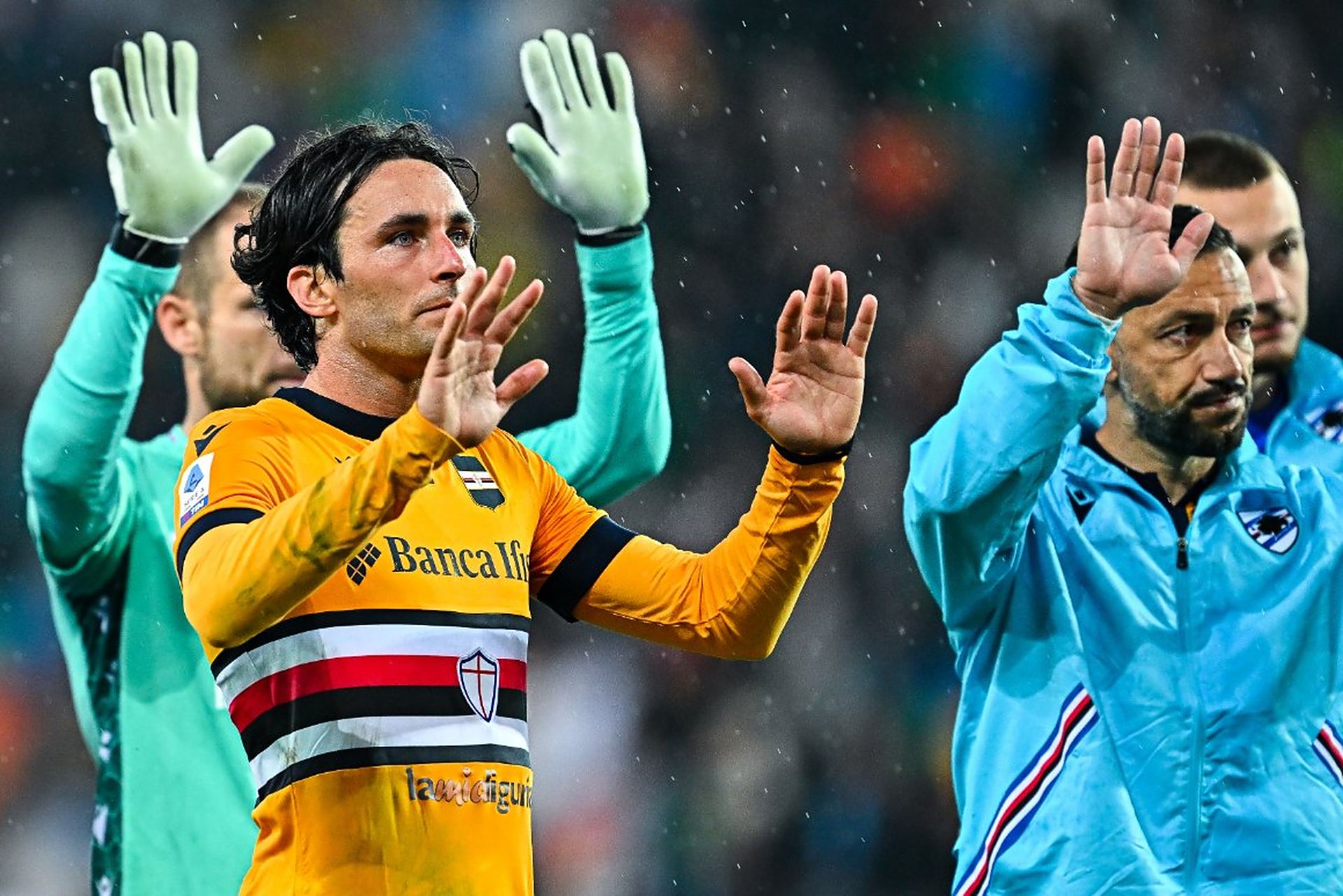 包含桑普多利亚客场失利，主教练指明训练方向的词条