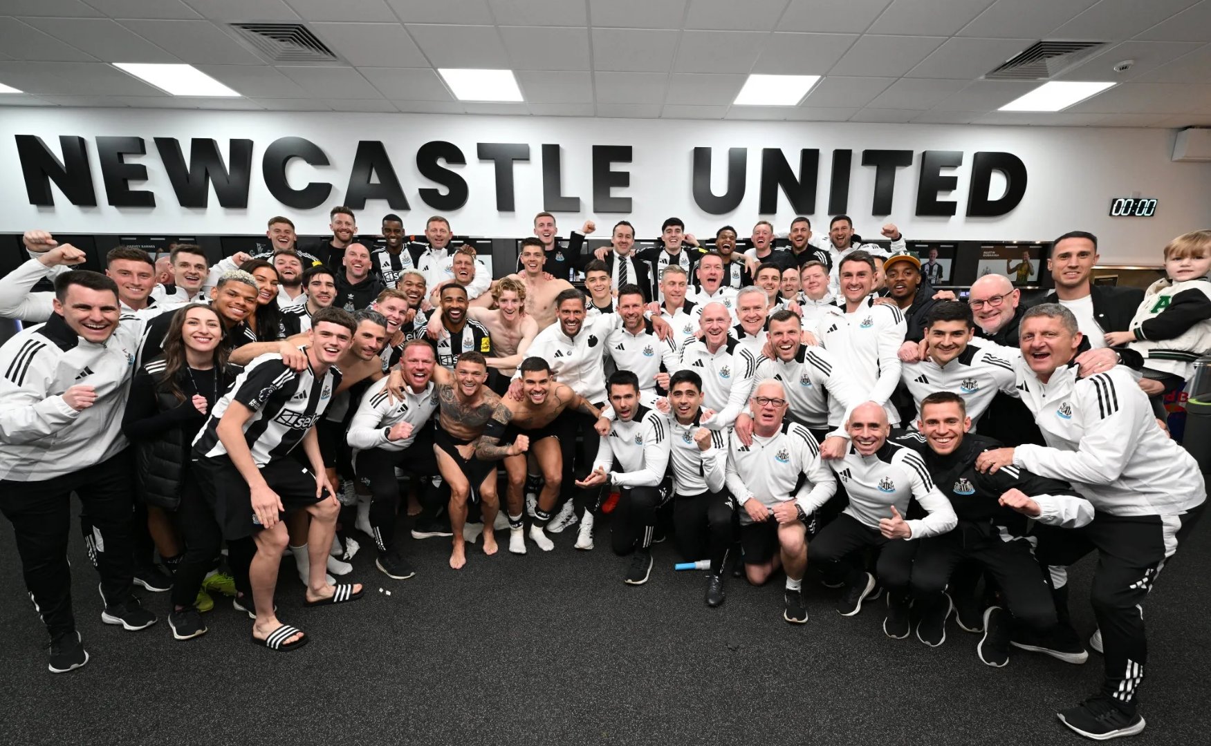 三亿体育体育地址-纽卡斯尔逆转战胜对手，取得宝贵三分的简单介绍