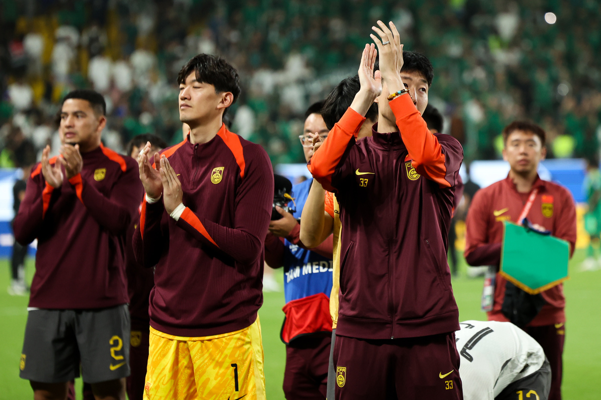 三亿体育体育vip注册-球员在比赛中展现出色技艺受到球迷赞叹