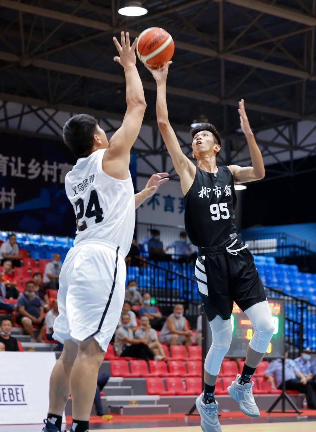 关于热情激烈,两队士气高昂,争分夺秒的信息 关于热情激烈,两队士气高昂,争分夺秒的信息