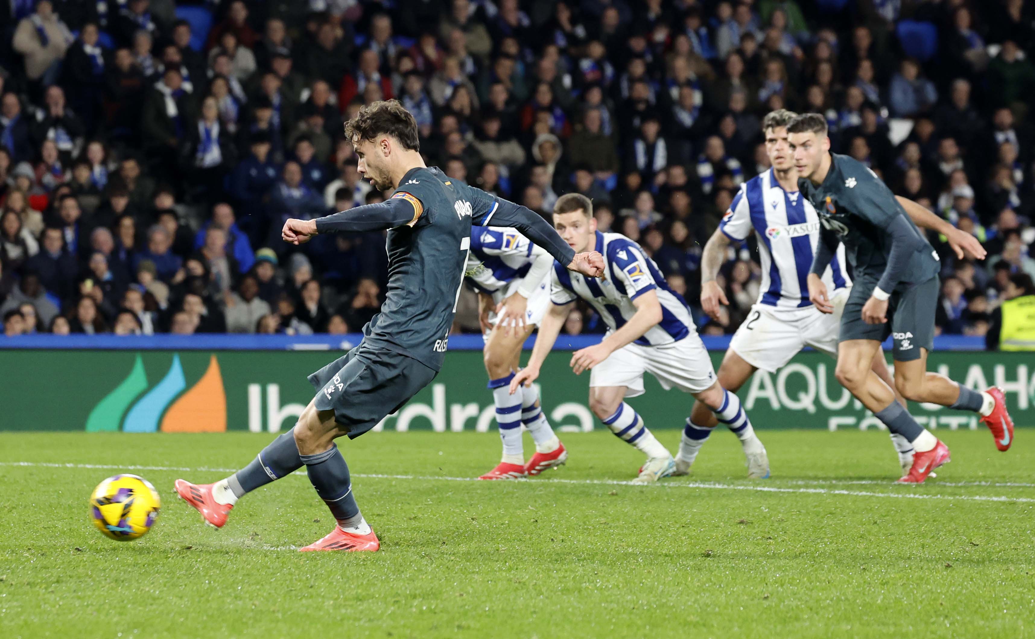 西班牙人主场击败对手,艰难取胜的简单介绍 西班牙人主场击败对手,艰难取胜的简单介绍