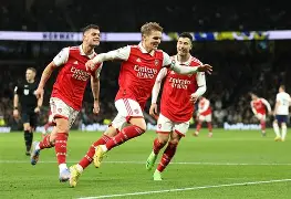 包含阿森纳高层严阵以待，阿森纳球员齐心协力备战下一场比赛的词条