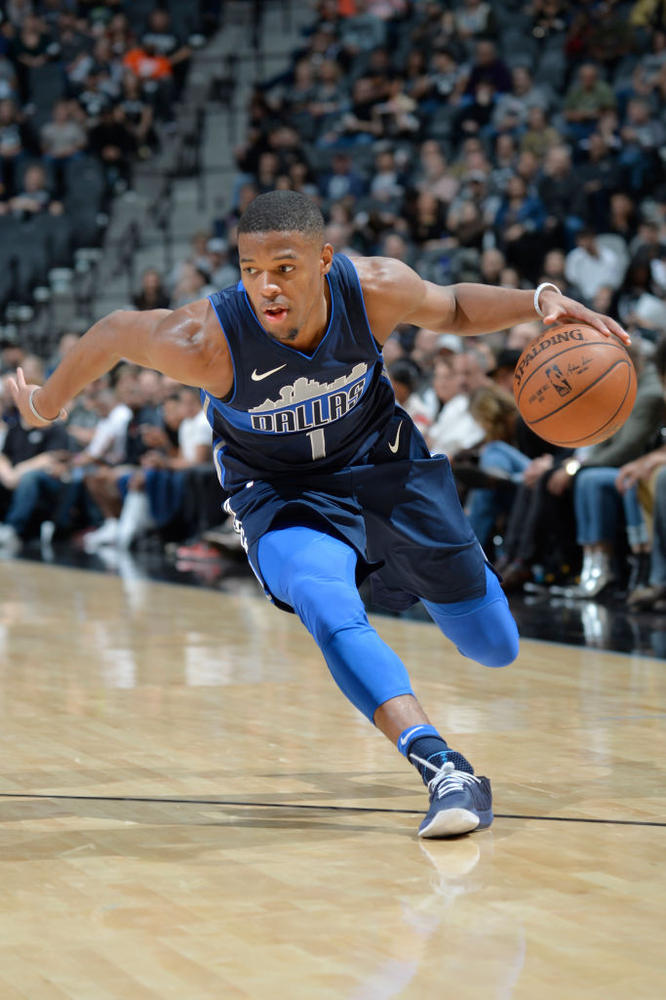 三亿体育体育官方-包含马刺长人阿德腰伤恢复仍需时间的词条