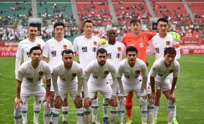 青岛黄海主场大胜领跑积分榜 青岛黄海主场大胜领跑积分榜