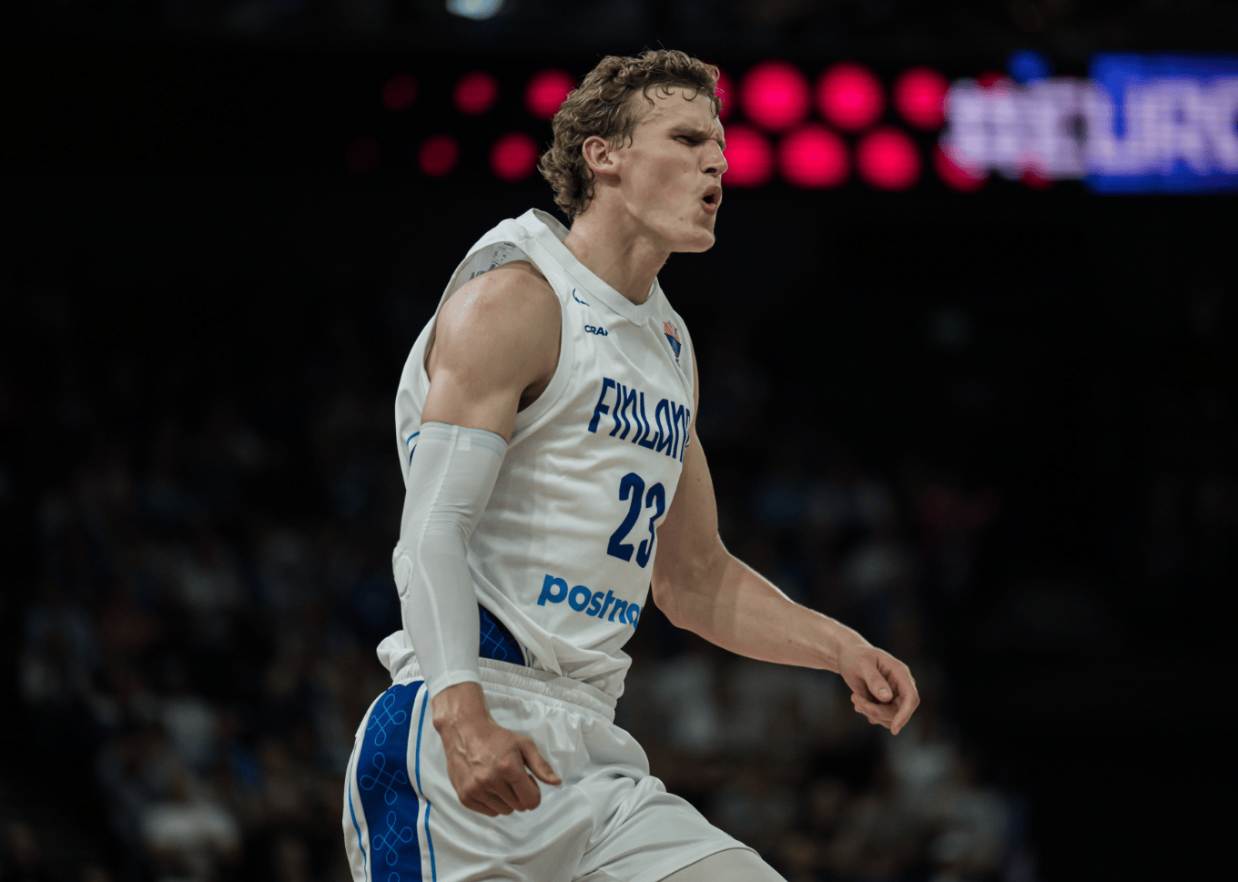 三亿体育体育地址-瑞典篮球超级联赛的明星球员表现出色