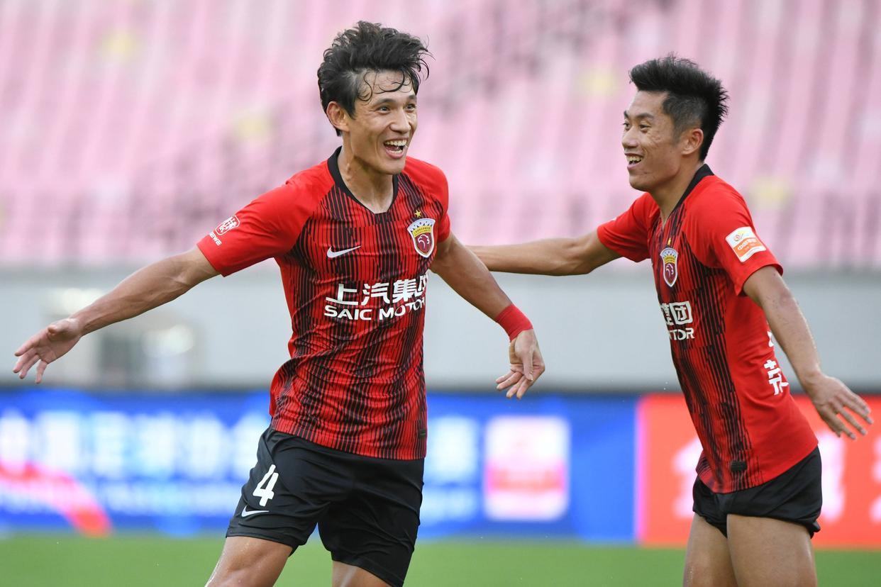 亚冠联赛强队战斗在一线，形势紧张的简单介绍