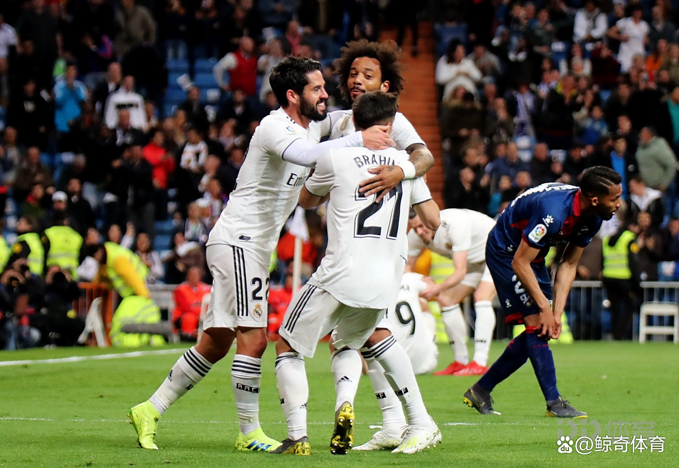 包含马竞前锋狂砍进球，助球队取胜的词条