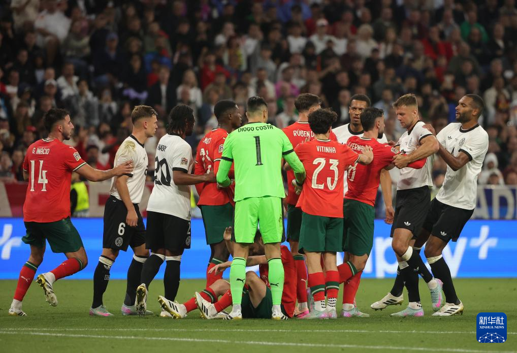 三亿体育体育官方入口-欧国联比赛德国队实现连胜，冲刺前四