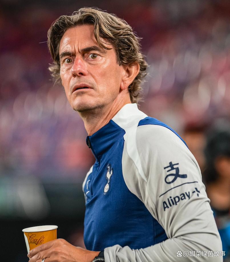 三亿体育体育在线-热刺主教练战术备受质疑，球队成绩起伏不定的简单介绍