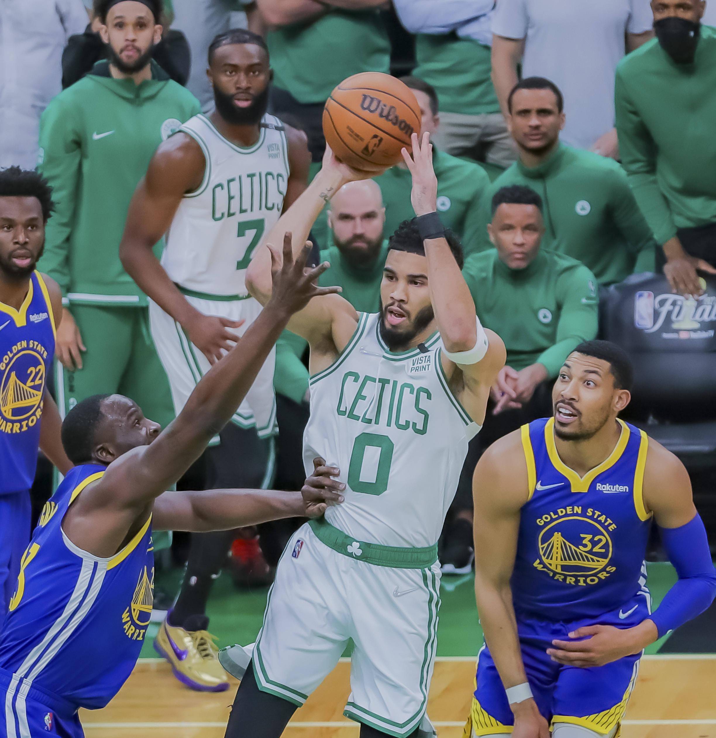 三亿体育体育官方-勇士队夺得西部冠军，晋级总决赛