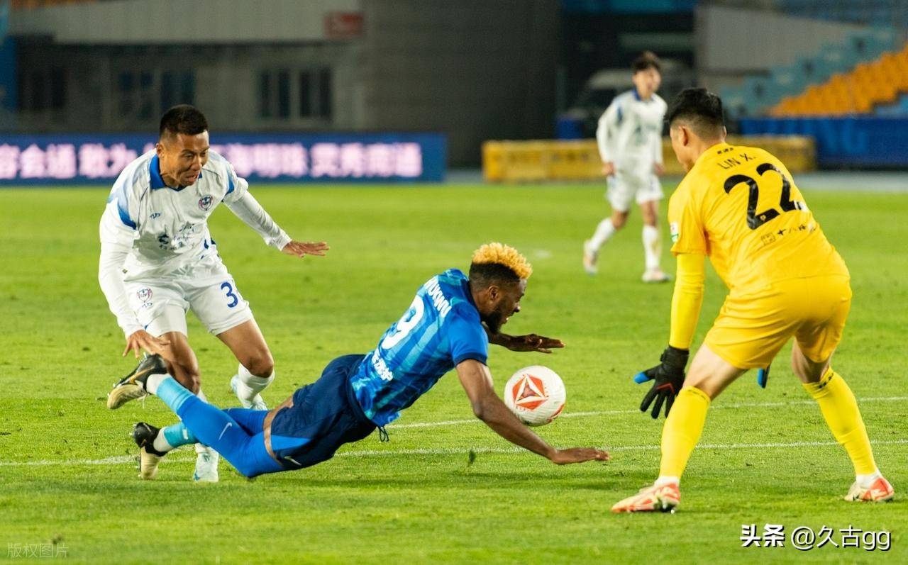 历史经典足球比赛回顾:精彩场面重现的简单介绍