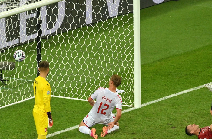 三亿体育体育下载-捷克遭遇丹麦逆转，小组出线前景堪忧的简单介绍