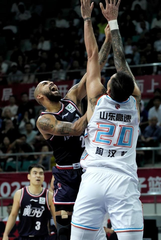 三亿体育体育亚洲官网-北京男篮在山东队面前实现胜利