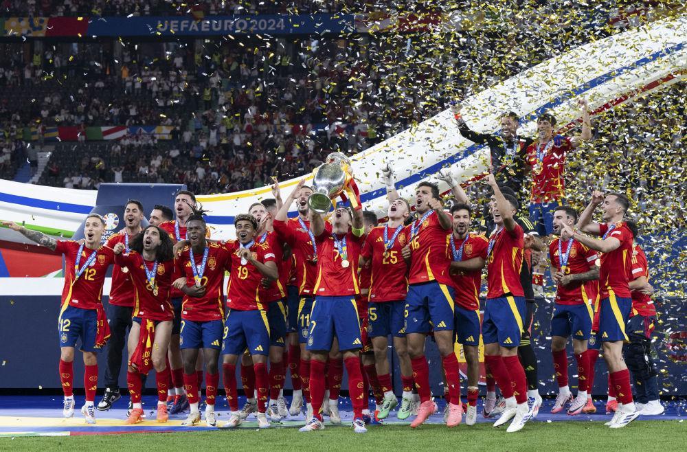 热血沸腾！足球巨星连场爆发，引发热议的简单介绍