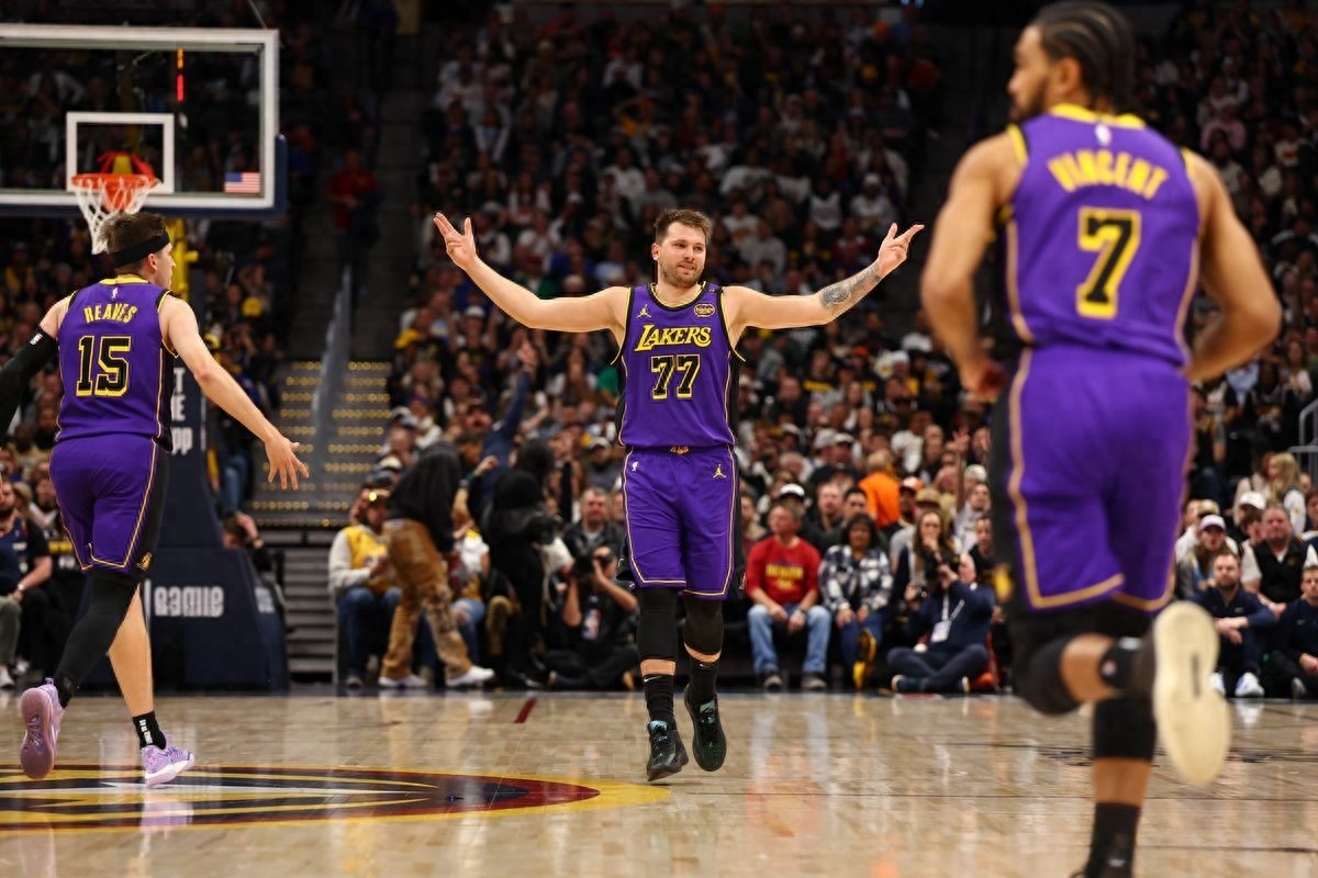 湖人后卫恢复状态，表现强势获胜